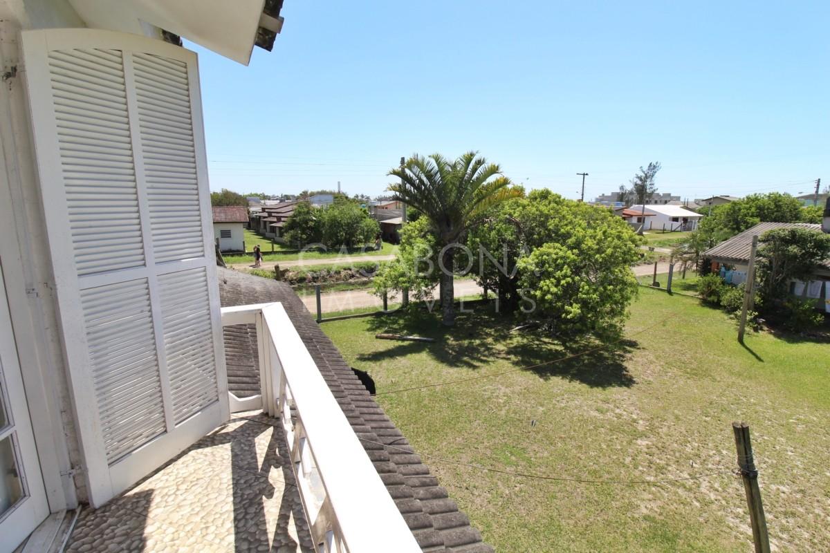 Encantadora Residência em 4 Lotes no Balneário Figueirinha