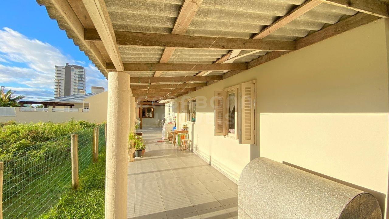 Charmosa Casa em Vista Alegre, Arroio do Sal: Vida Próxima ao Mar e ao Centro