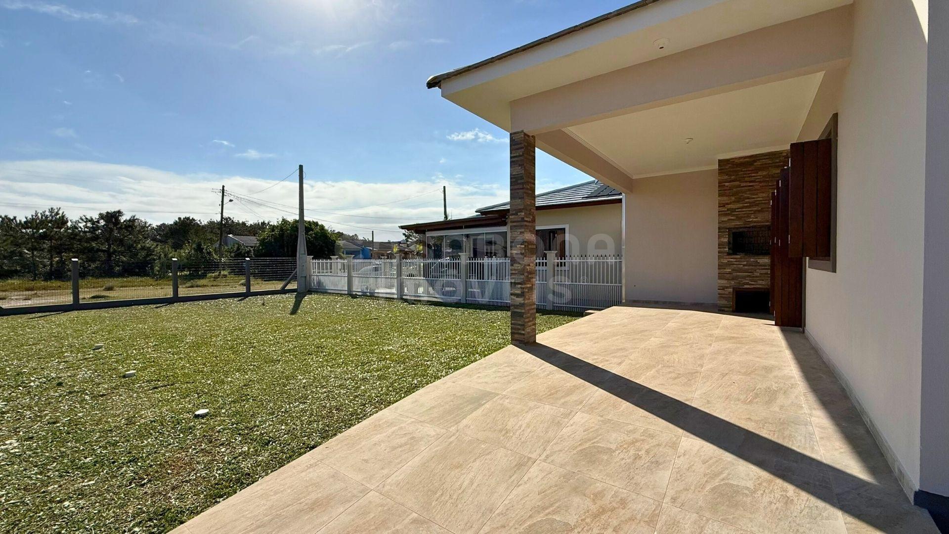 Casa à Venda no Balneário Atlântico, Arroio do Sal – Perto da Praia