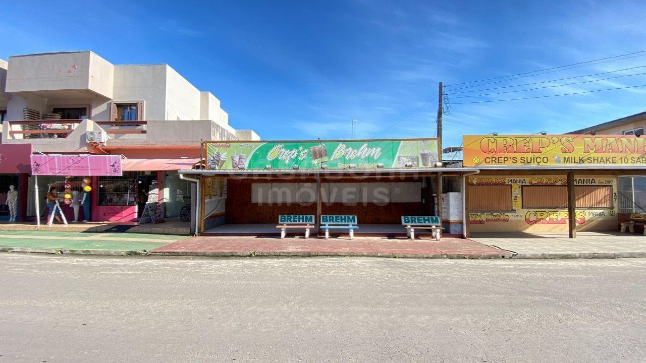 Prédio Comercial com Apartamento nos Fundos no Centro de Arroio do Sal