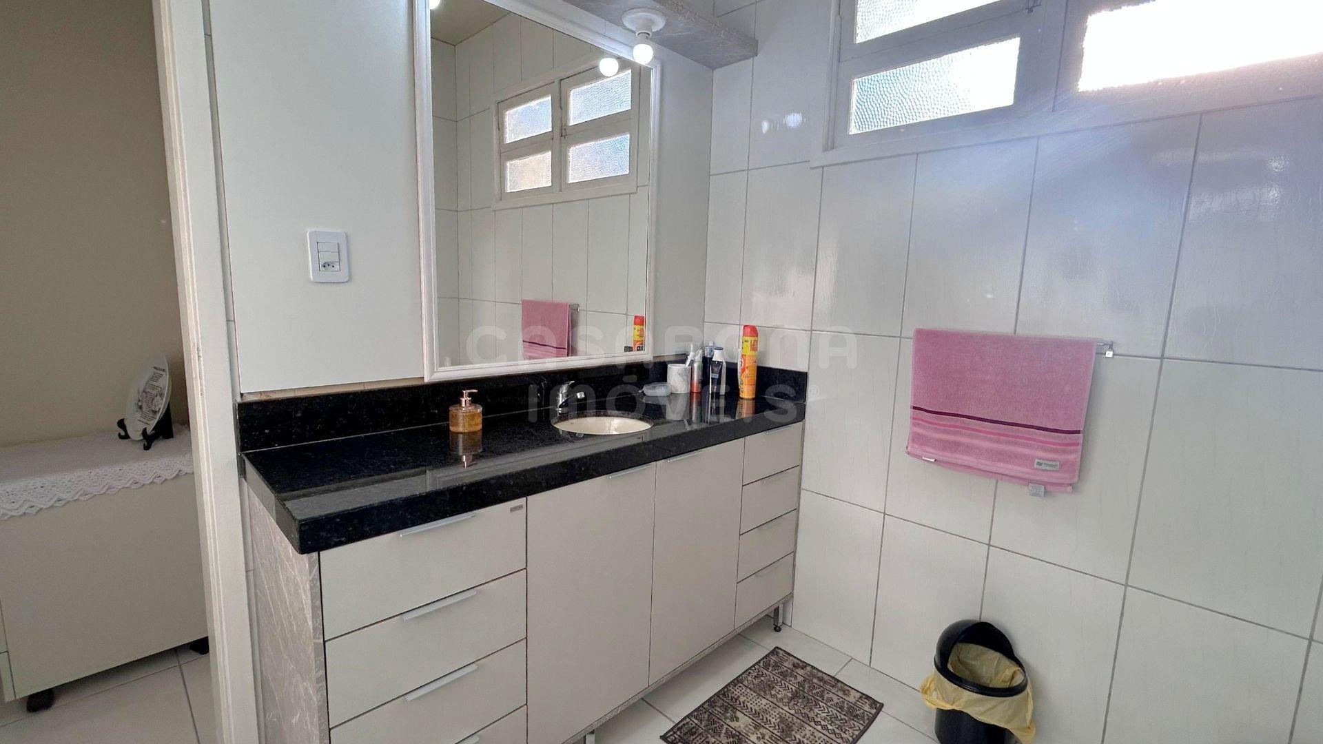 Casa com amplo pátio no Jardim Olívia – 300 metros do mar