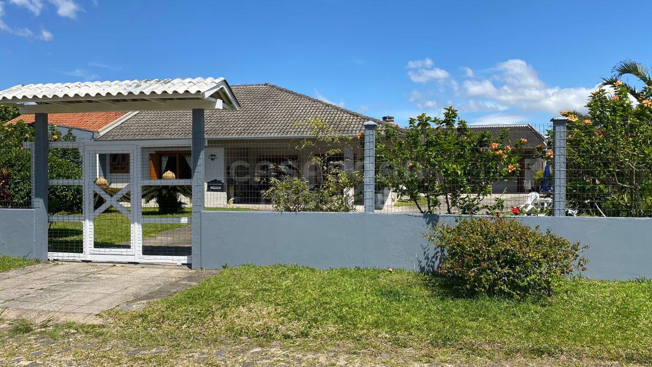 Casa à Venda com 2 terrenos no Jardim Olívia – Arroio do Sal