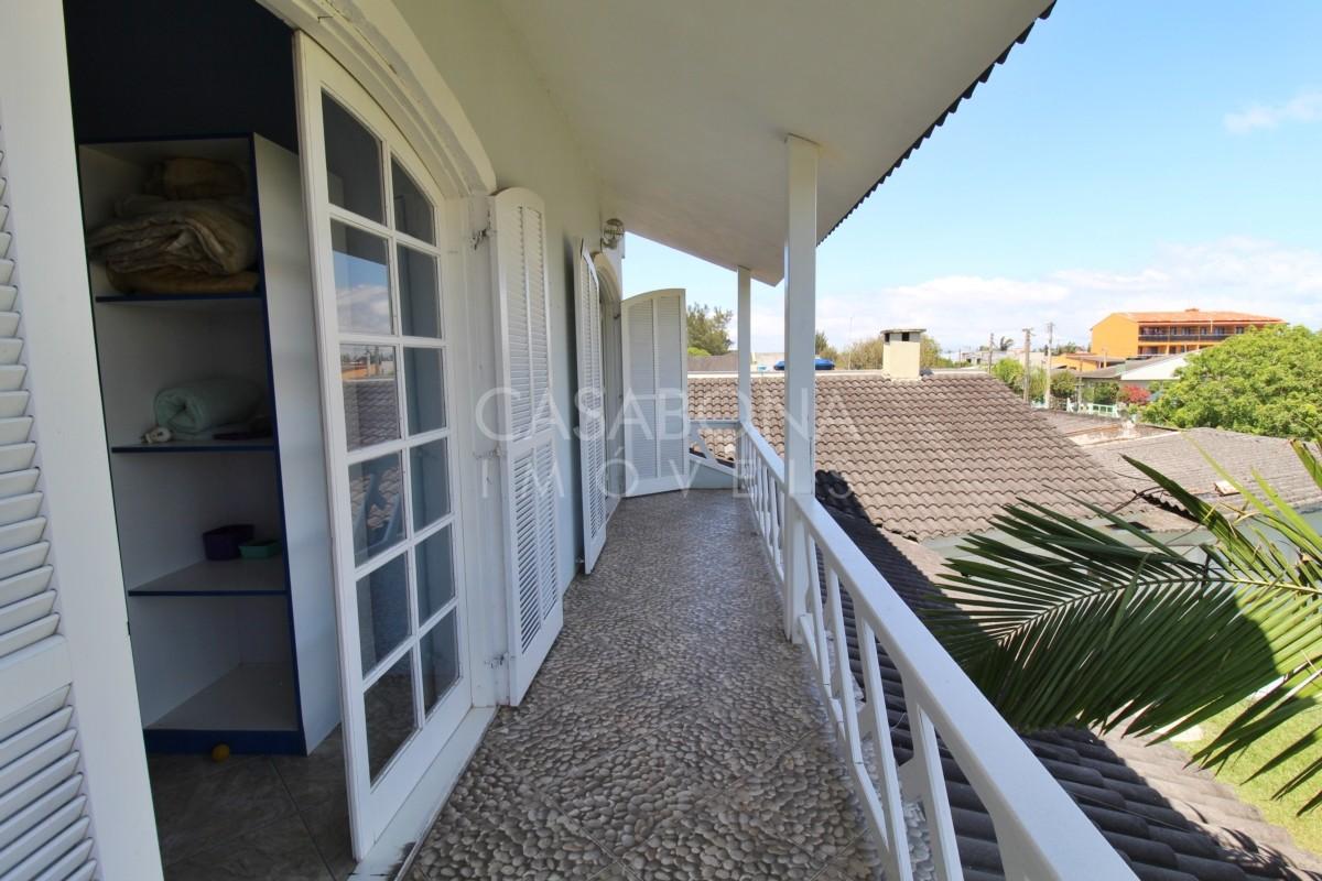 Encantadora Residência em 4 Lotes no Balneário Figueirinha