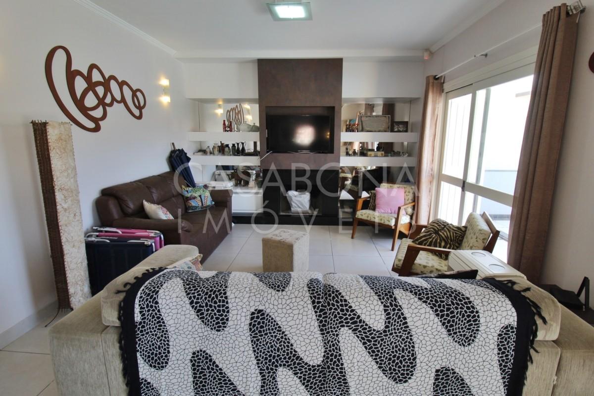 Viva o Sonho à Beira-Mar: Casa Incrível a Poucos Passos do Oceano