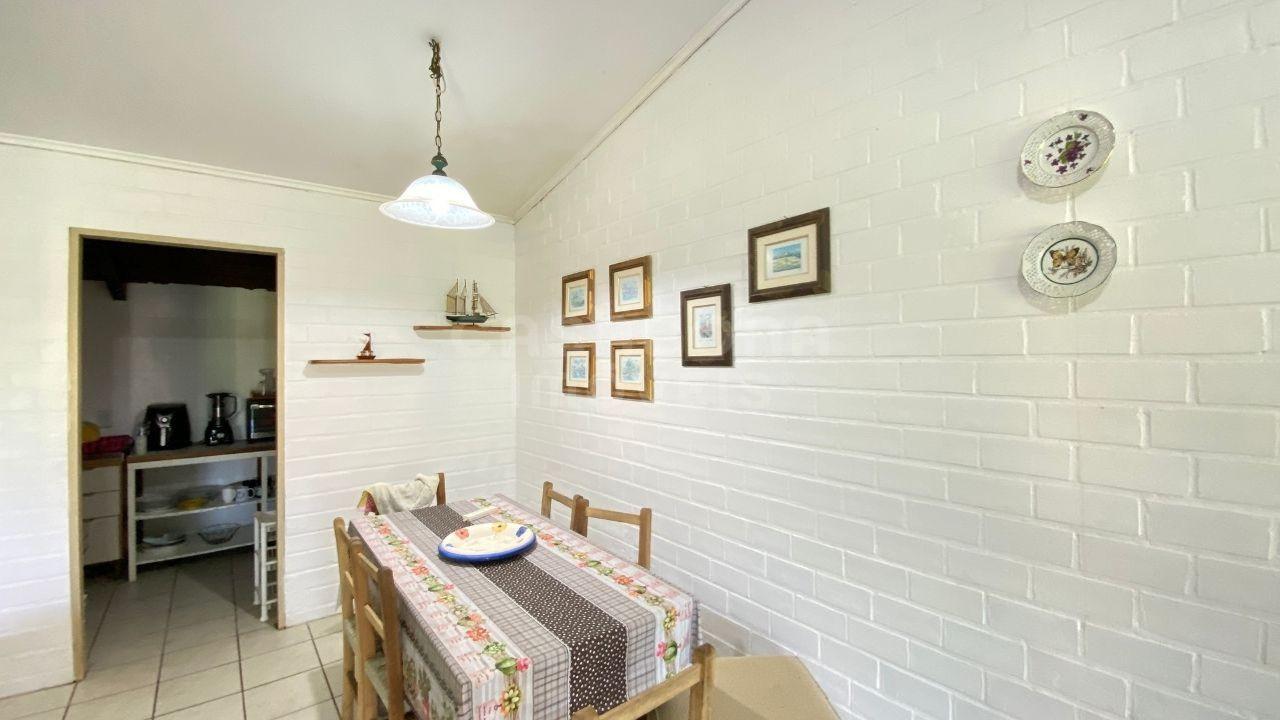 Refúgio à Beira-Mar: Linda Residência no Balneário Rondinha Nova