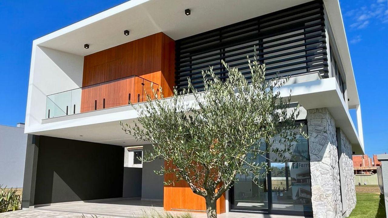 Casa Alto Padrão no Condomínio Arenas Curumim – Capão da Canoa