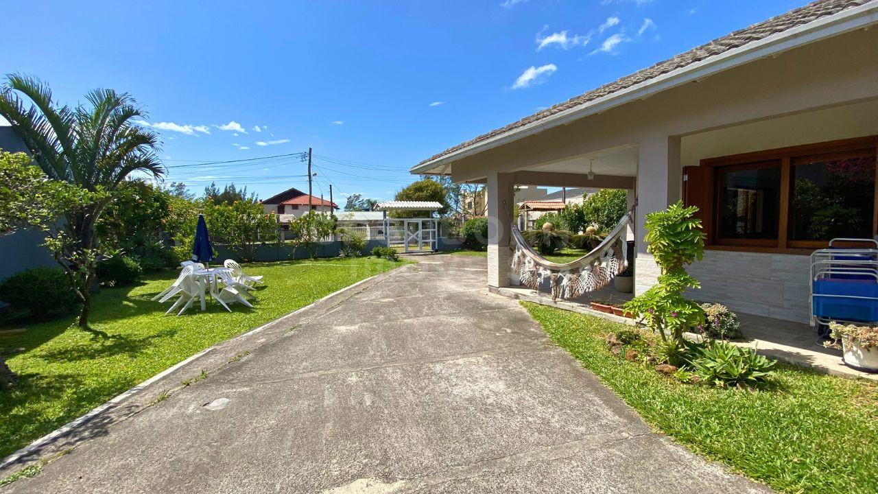 Casa à Venda com 2 terrenos no Jardim Olívia – Arroio do Sal