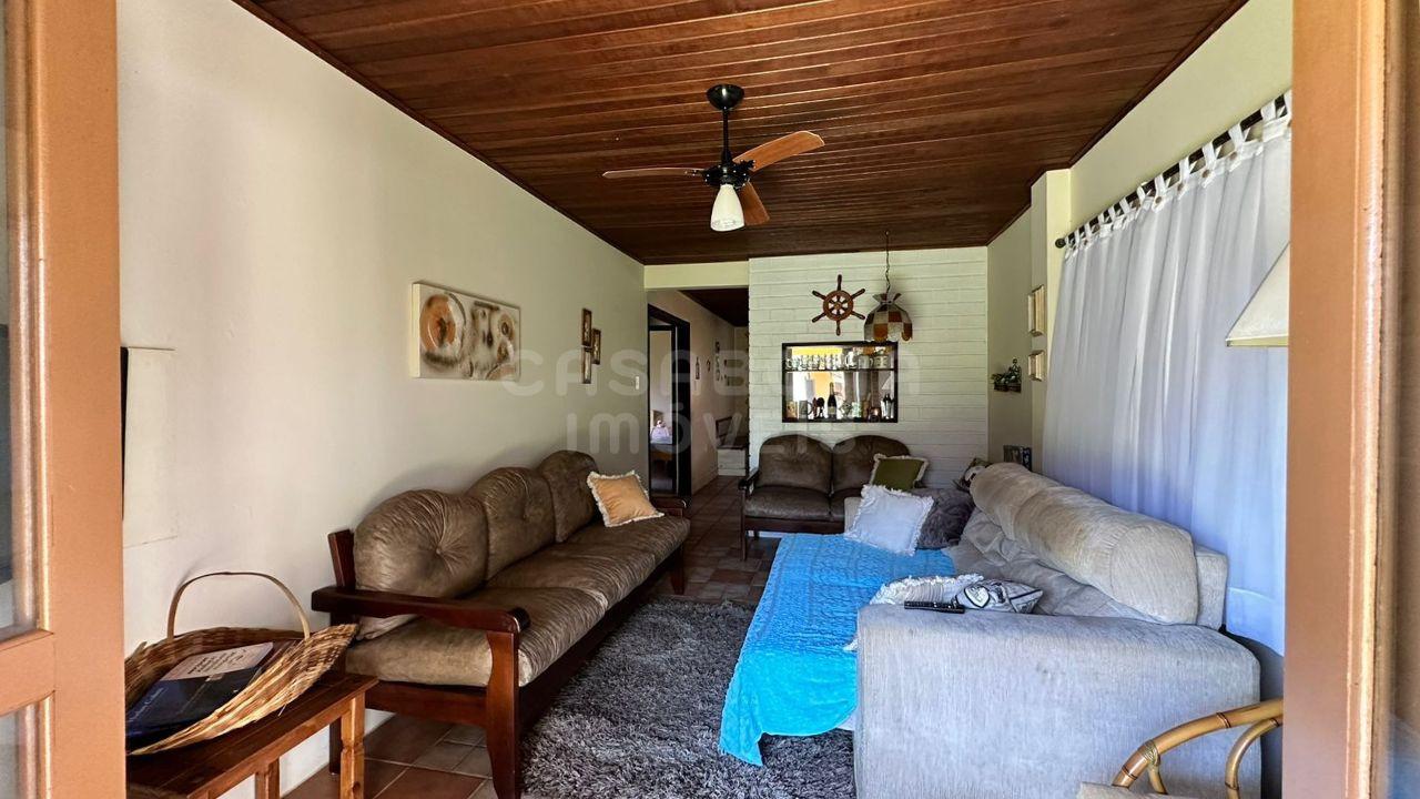 Ótima Oportunidade em Arroio do Sal: Duas Casas em Terreno Amplo