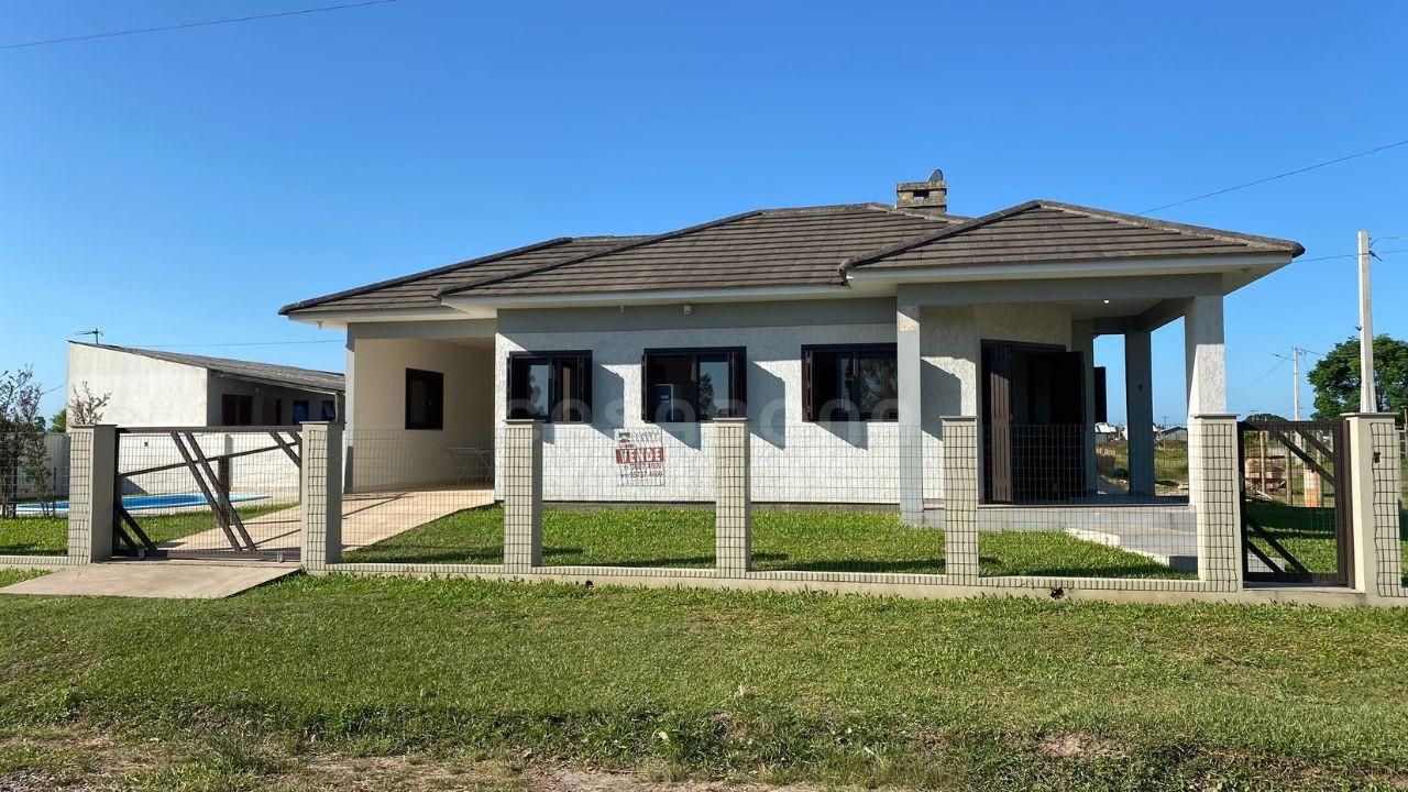 Charmosa Casa de Esquina em Arroio do Sal, Quatro Lagos