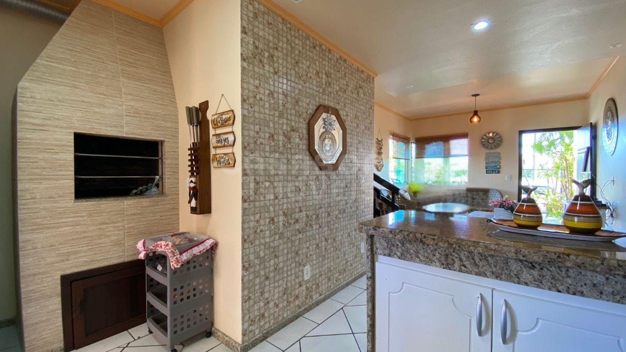 Sobrado de 2 Suítes em Arroio do Sal Sul - Conforto e Localização Imbatível