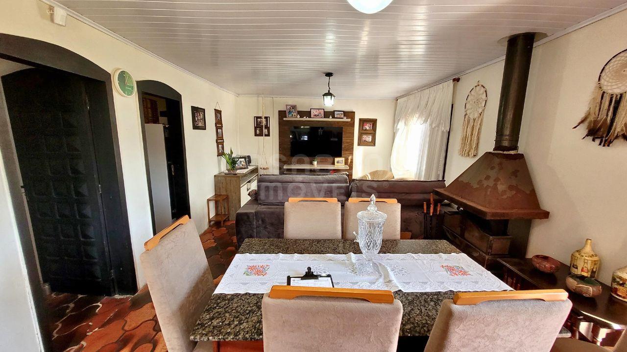 Casa com suíte e lareira a 350 metros da praia – Bairro Bom Jesus