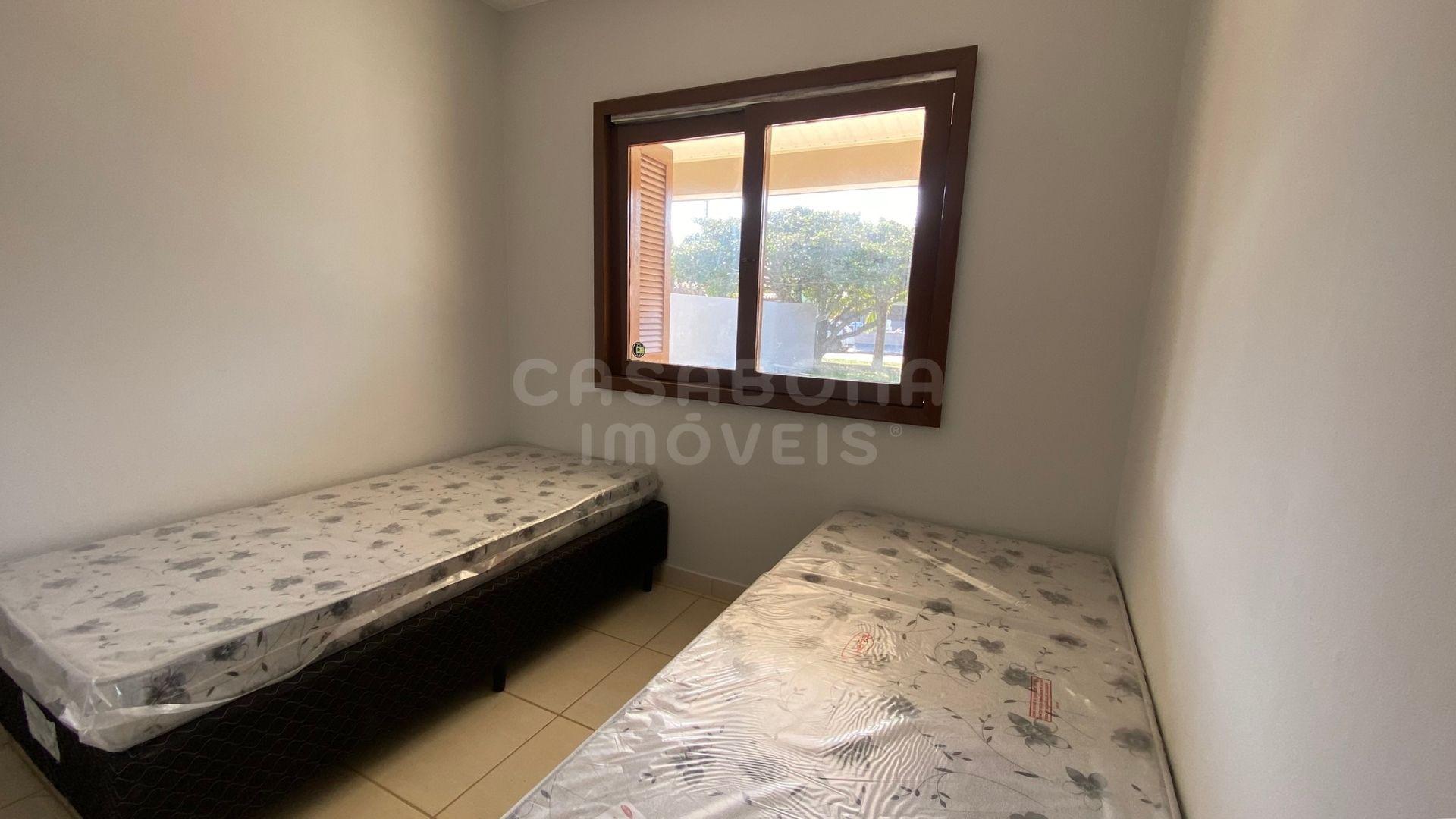 Casa térrea com piscina a apenas 200 metros do mar em Arroio do Sal Sul