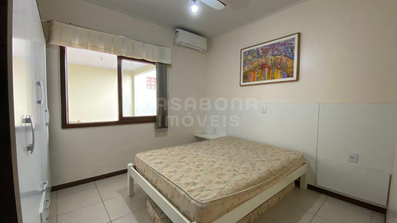 Casa de Esquina com Amplo Terreno e Piscina – Arroio do Sal