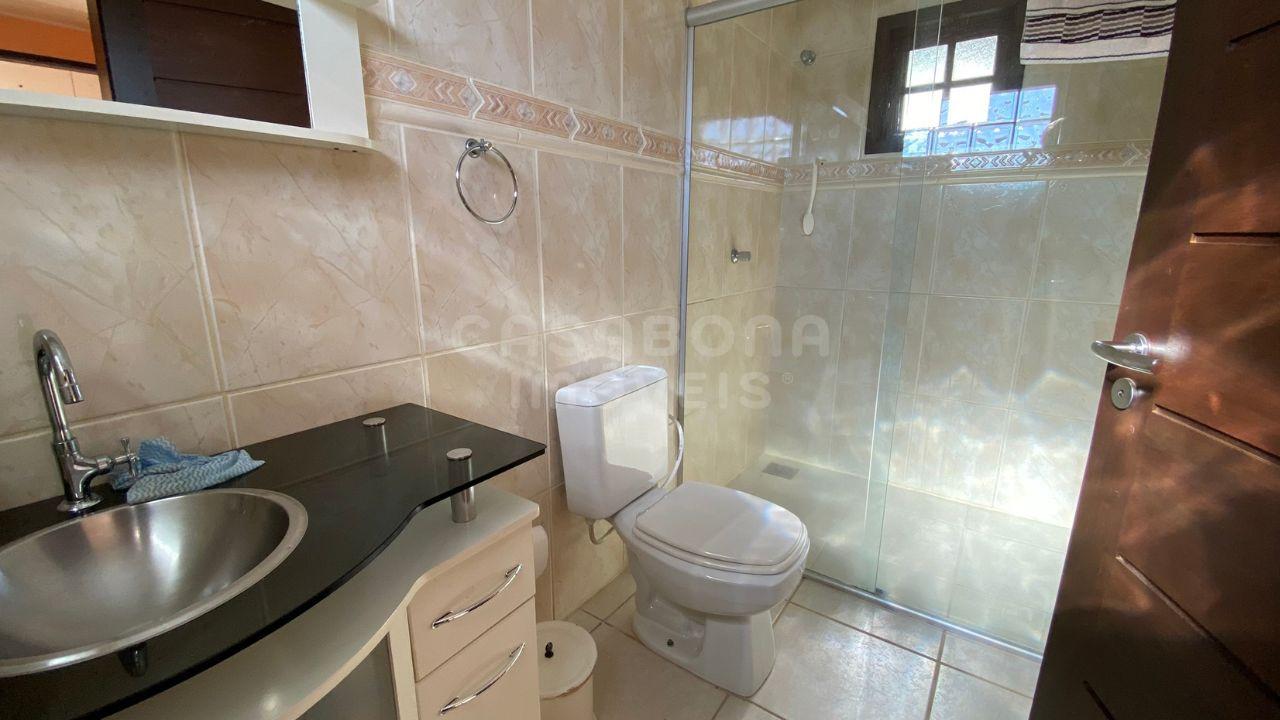 Casa de Esquina com Amplo Terreno e Piscina – Arroio do Sal