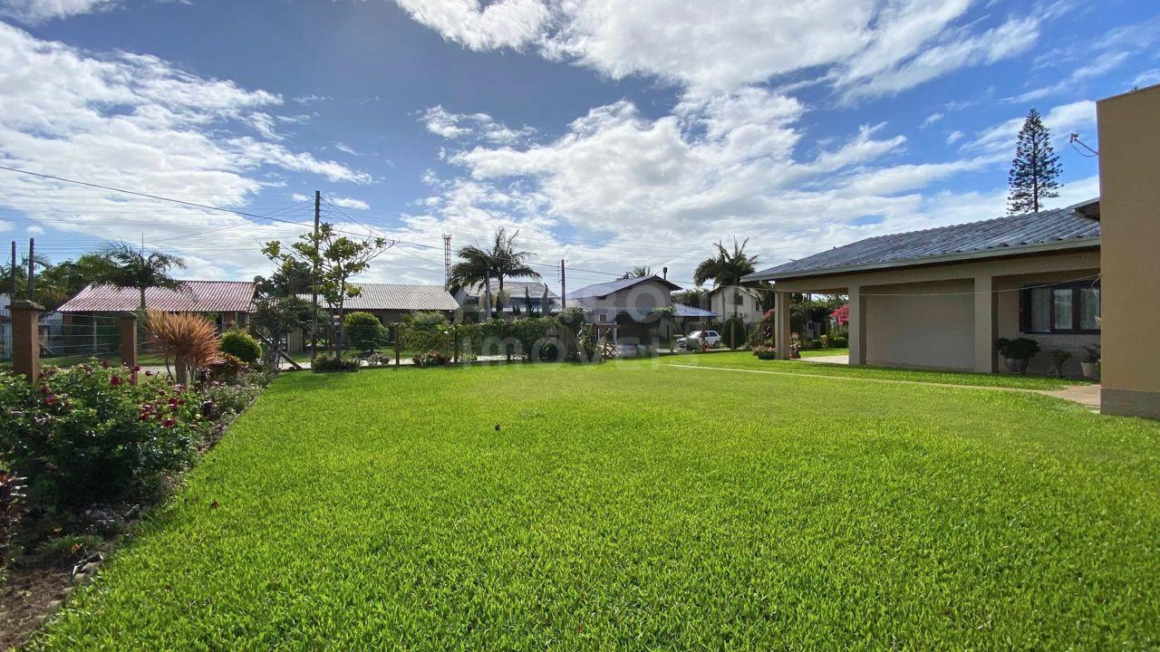 Excelente Casa à Venda em Torres - Bairro Paraíso