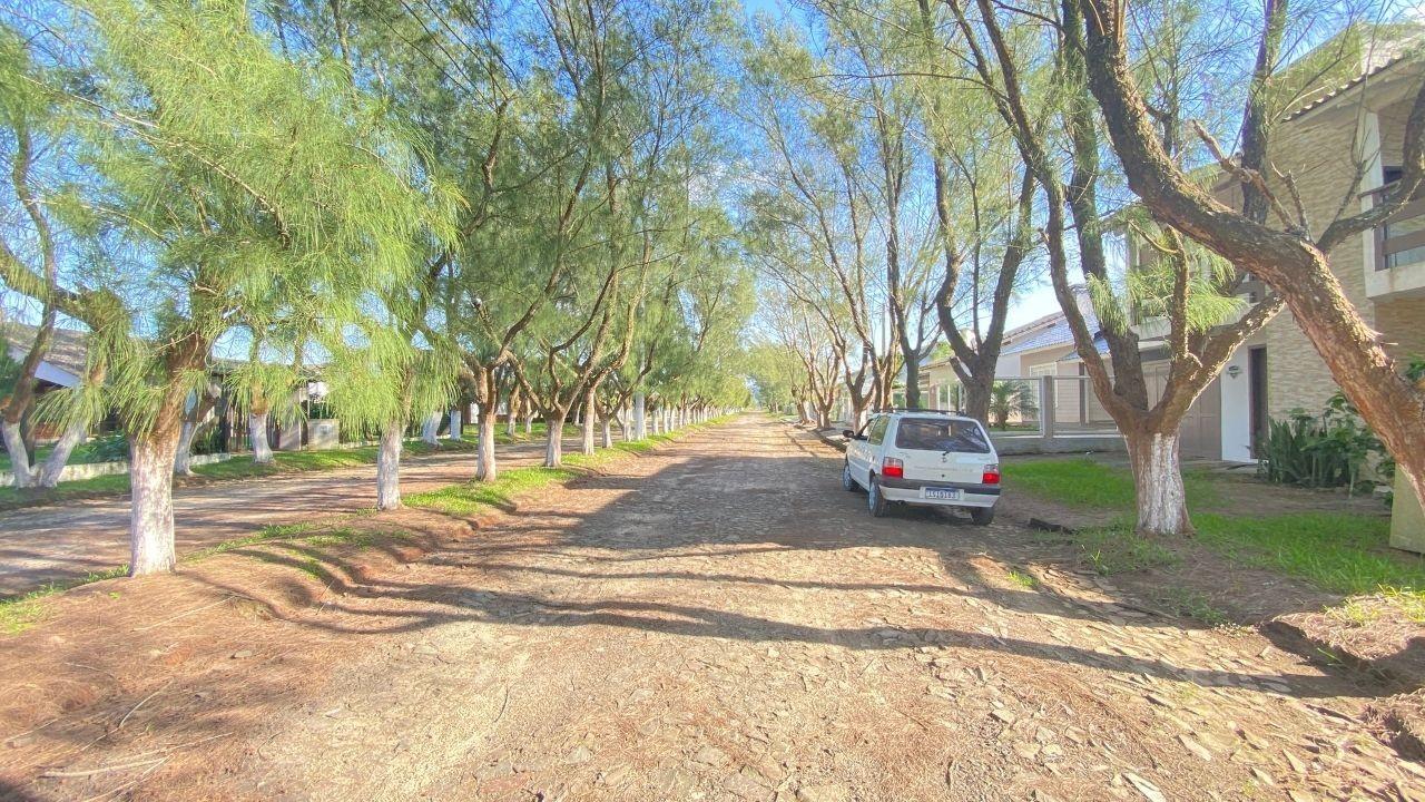 Terreno Amplo em Rua Residencial - Balneário Marambaia