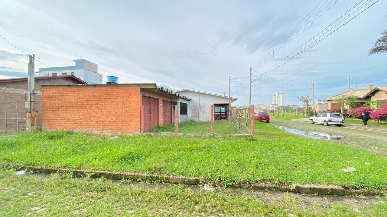 Oportunidade de Investimento em Arroio do Sal: Duplex para Renovação em Areias Brancas