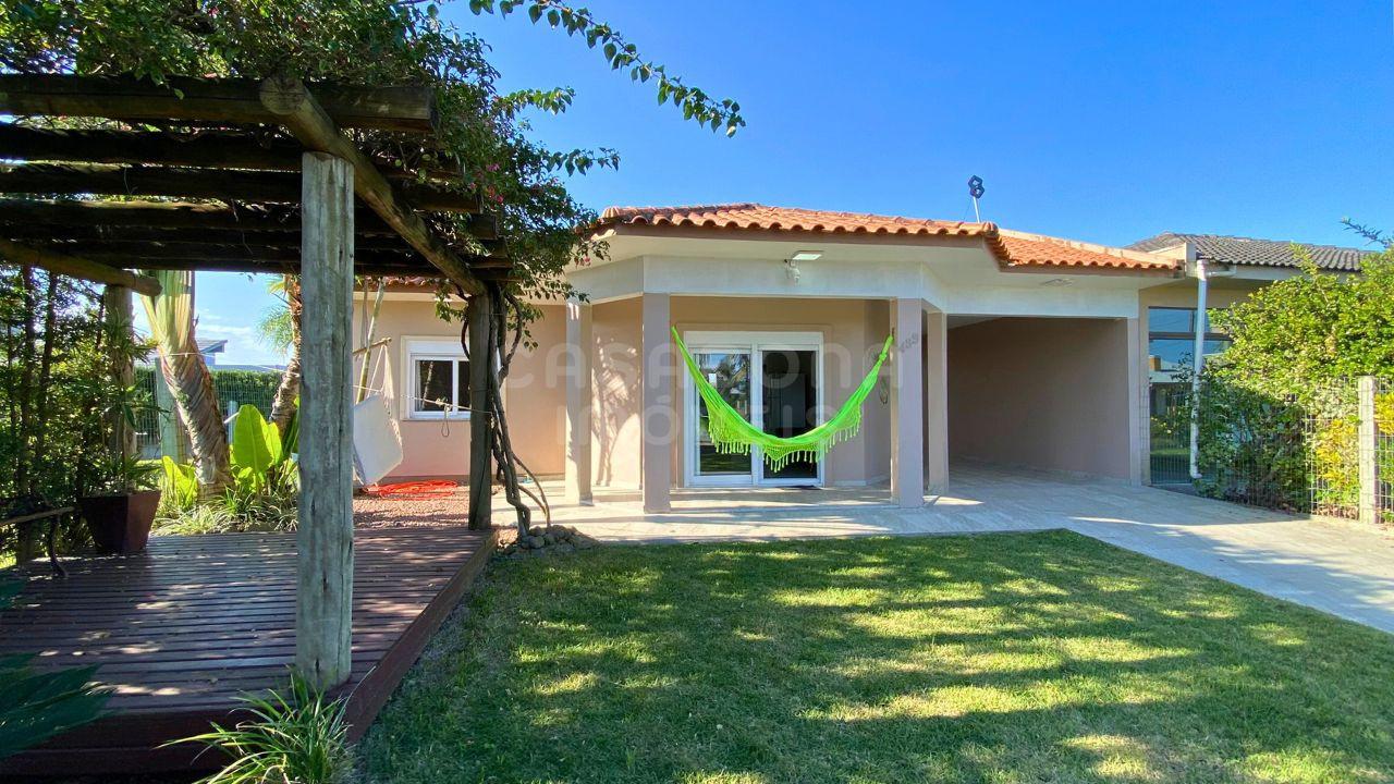 Casa Mobiliada com Piscina a 500m da Praia no Bairro Vista Alegre