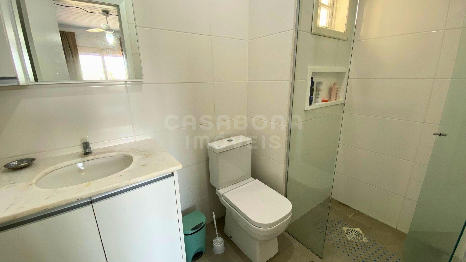 Casa com piscina a 100m do mar no Balneário Figueirinha