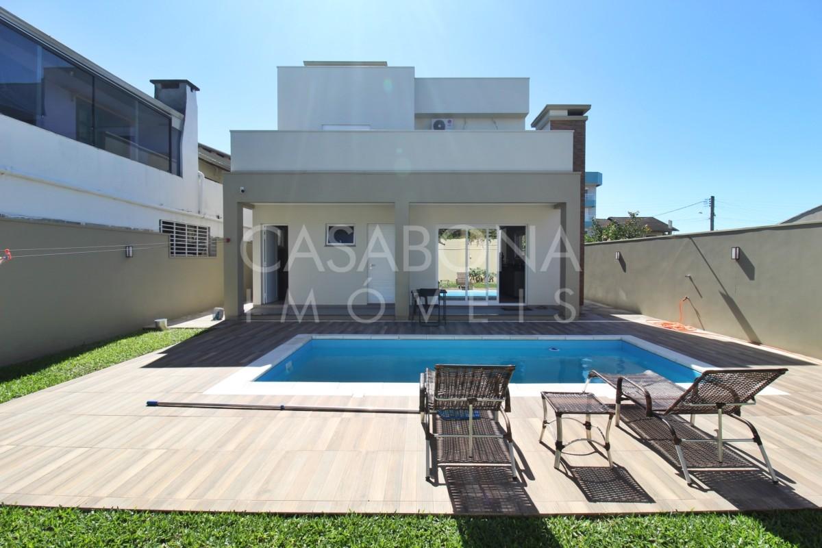 Residência Exclusiva Próxima ao Centro e ao Mar