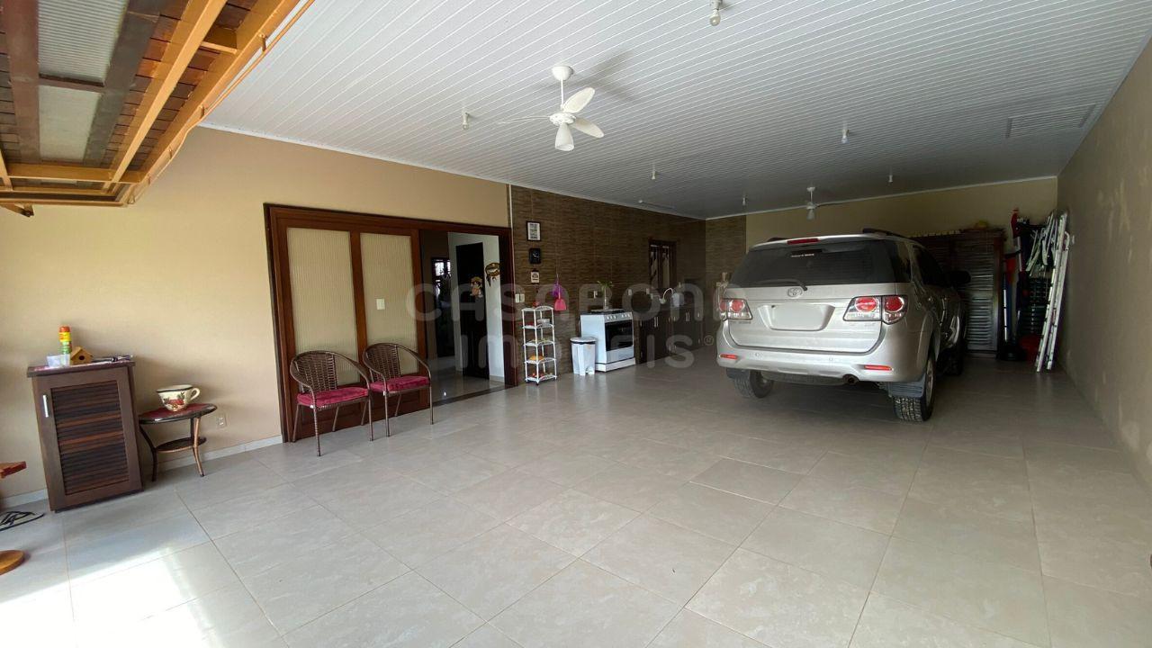 Excelente Casa à Venda em Torres - Bairro Paraíso