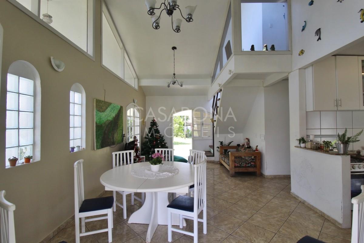 Encantadora Residência em 4 Lotes no Balneário Figueirinha