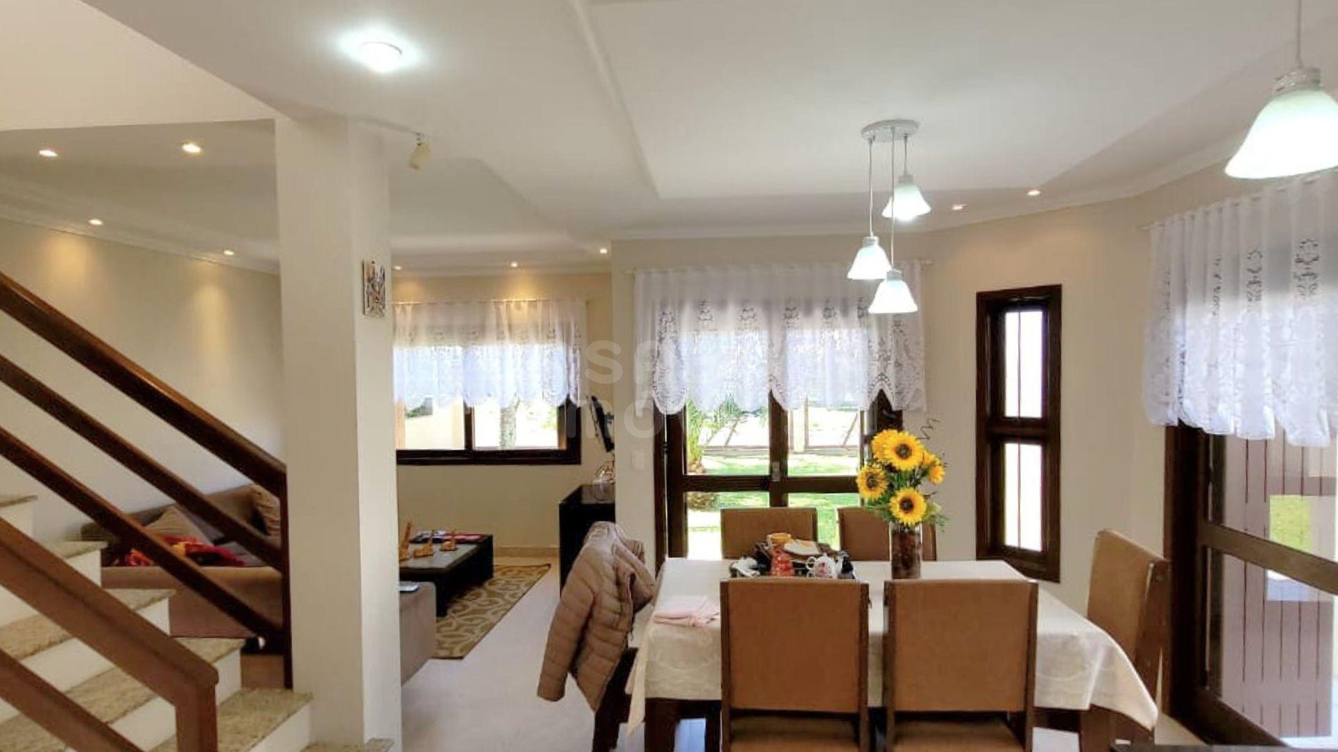 Casa de Alto Padrão a 100m do Mar em Arroio do Sal – Bairro Camboim