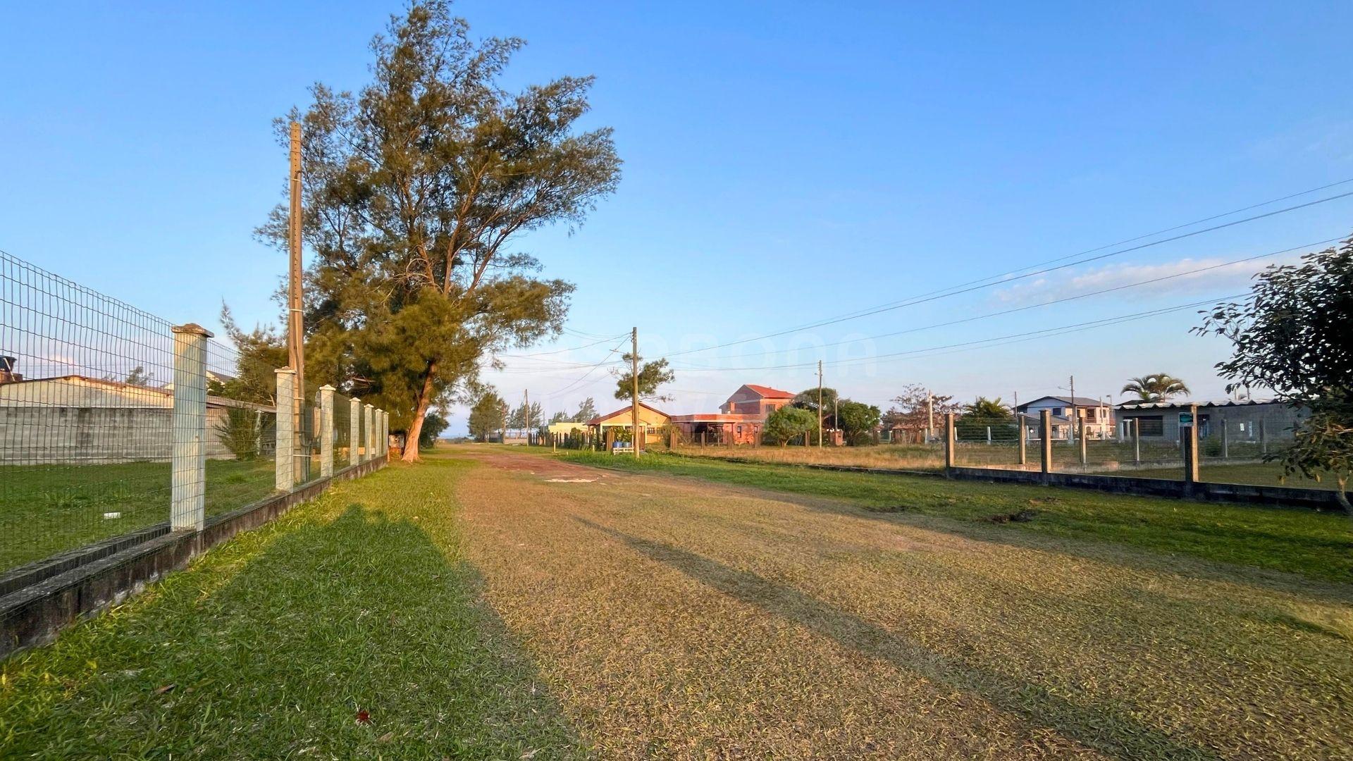 Terreno pronto para construir a apenas 175m do mar!