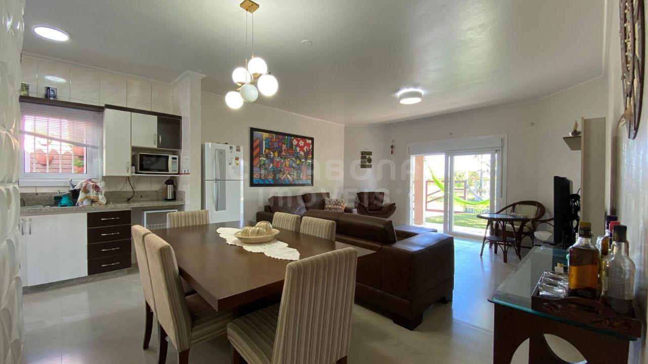 Casa Mobiliada com Piscina a 500m da Praia no Bairro Vista Alegre