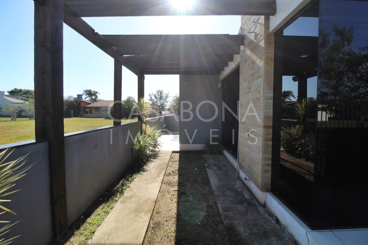 Viva o Sonho à Beira-Mar: Casa Incrível a Poucos Passos do Oceano