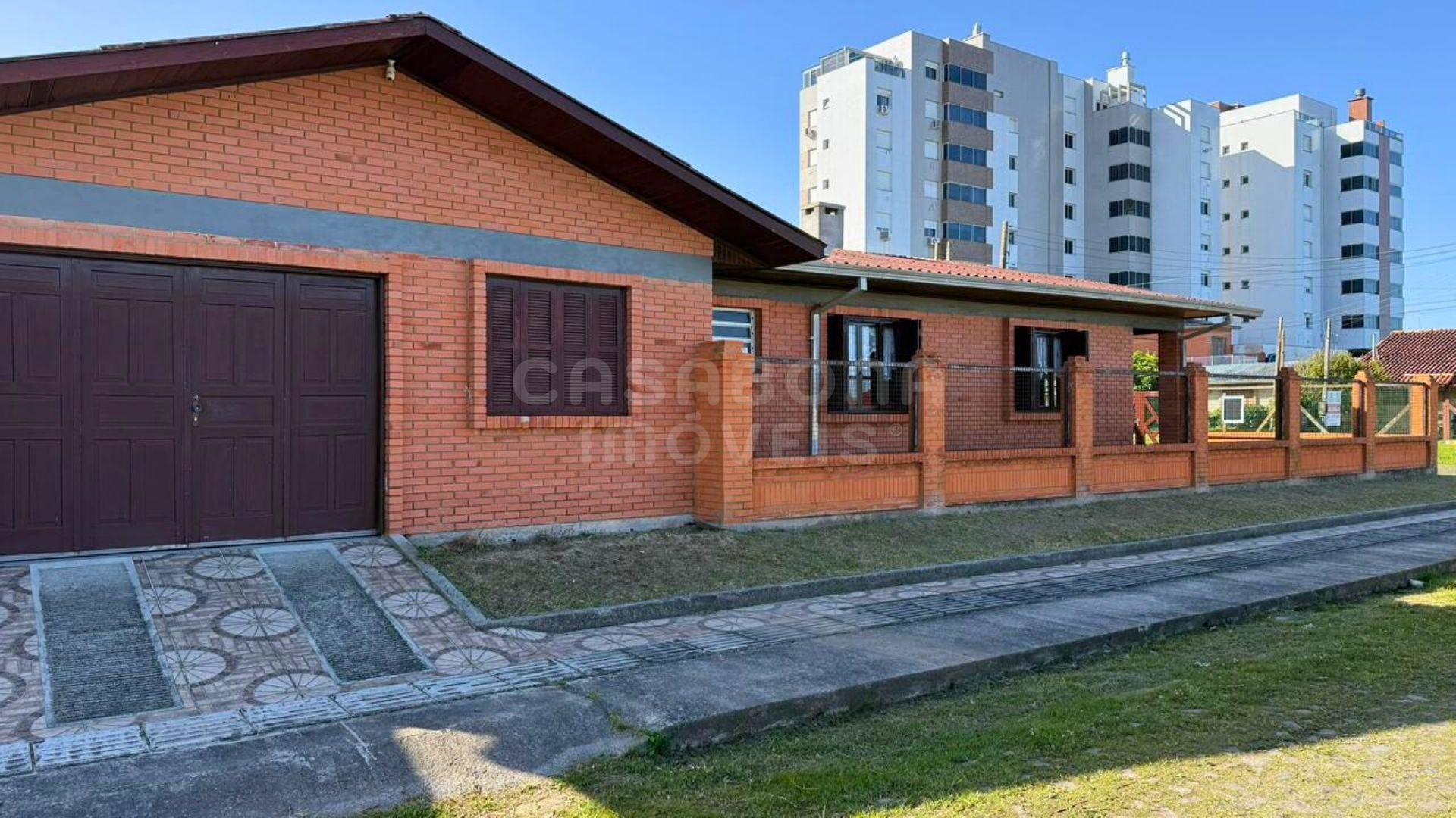 Casa de Esquina em Areias Brancas – Amplitude, Conforto e Localização Privilegiada