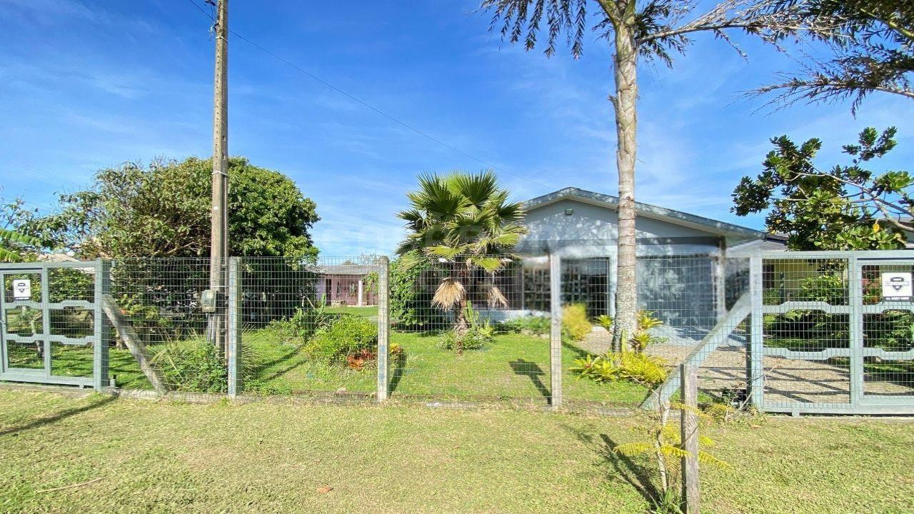 Casa em Arroio do Sal, São Jorge: Conforto e Proximidade com a Natureza