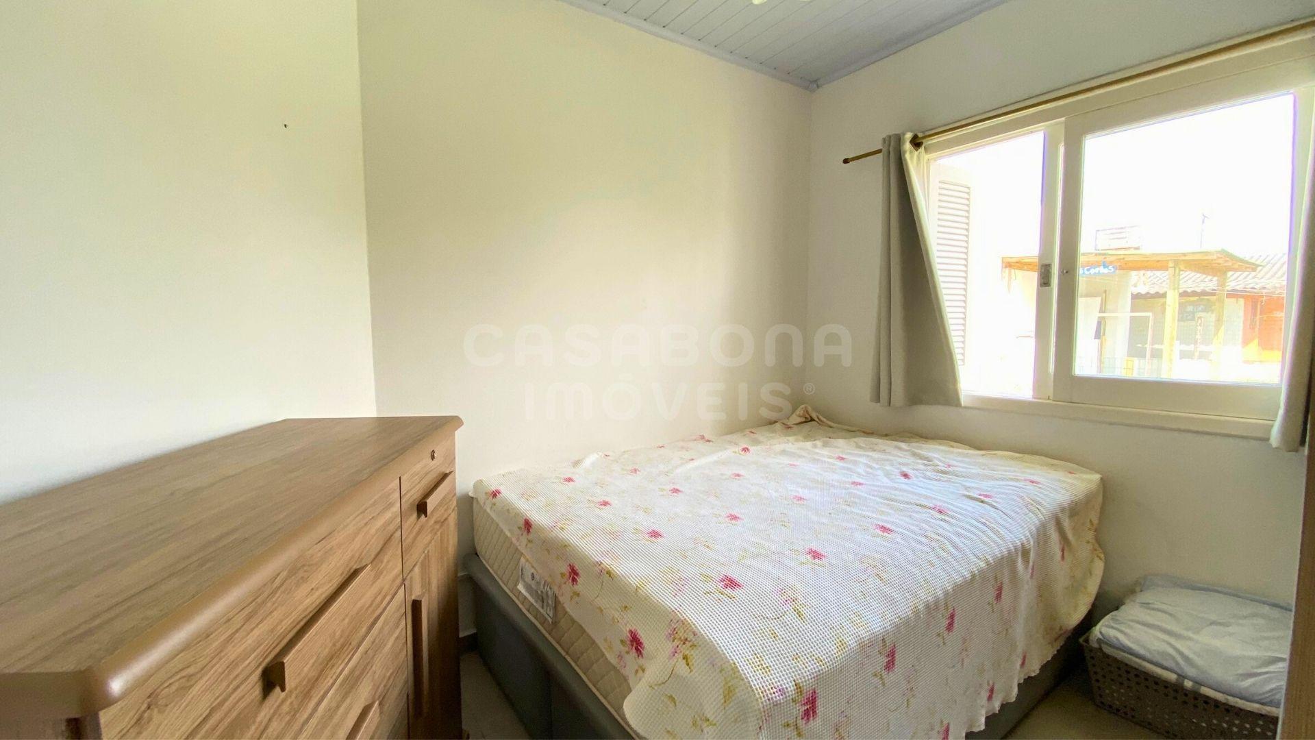 Casa com piscina a 100m do mar no Balneário Figueirinha