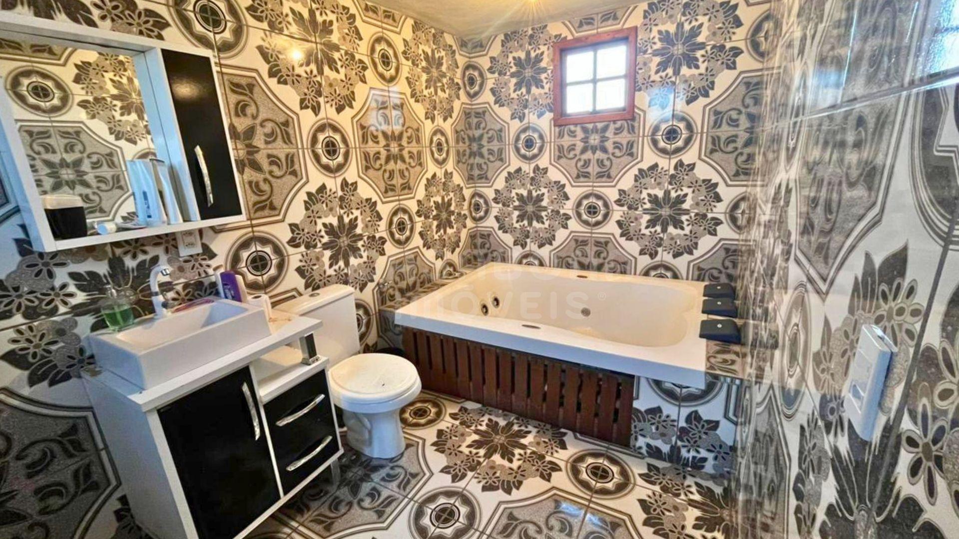 Casa de Madeira com Piscina e Suíte com Hidromassagem em Torres