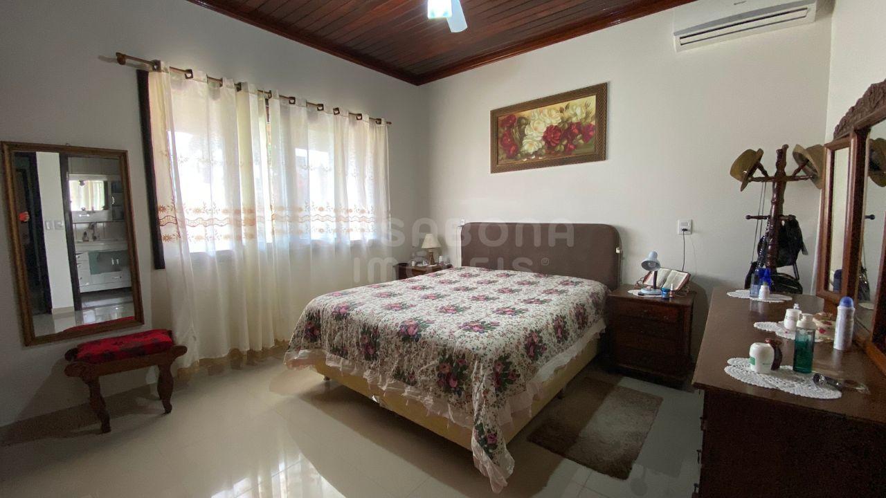 Excelente Casa à Venda em Torres - Bairro Paraíso