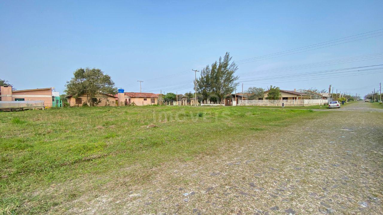 Terreno Amplo à Venda em Arroio do Sal: Ideal para Investimento ou Construção