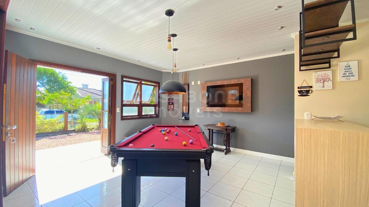 Casa Mobiliada com Piscina a Poucos Passos da Praia em Arroio do Sal