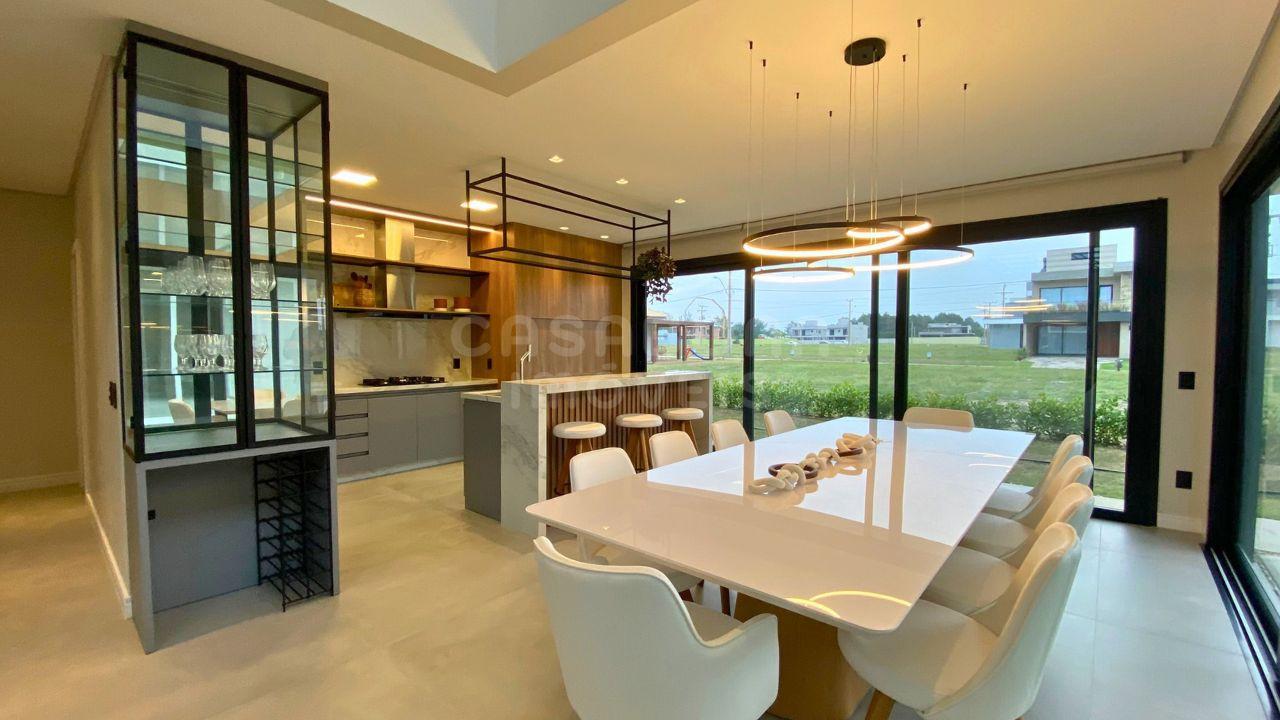 Casa Alto Padrão no Condomínio Arenas Curumim – Capão da Canoa