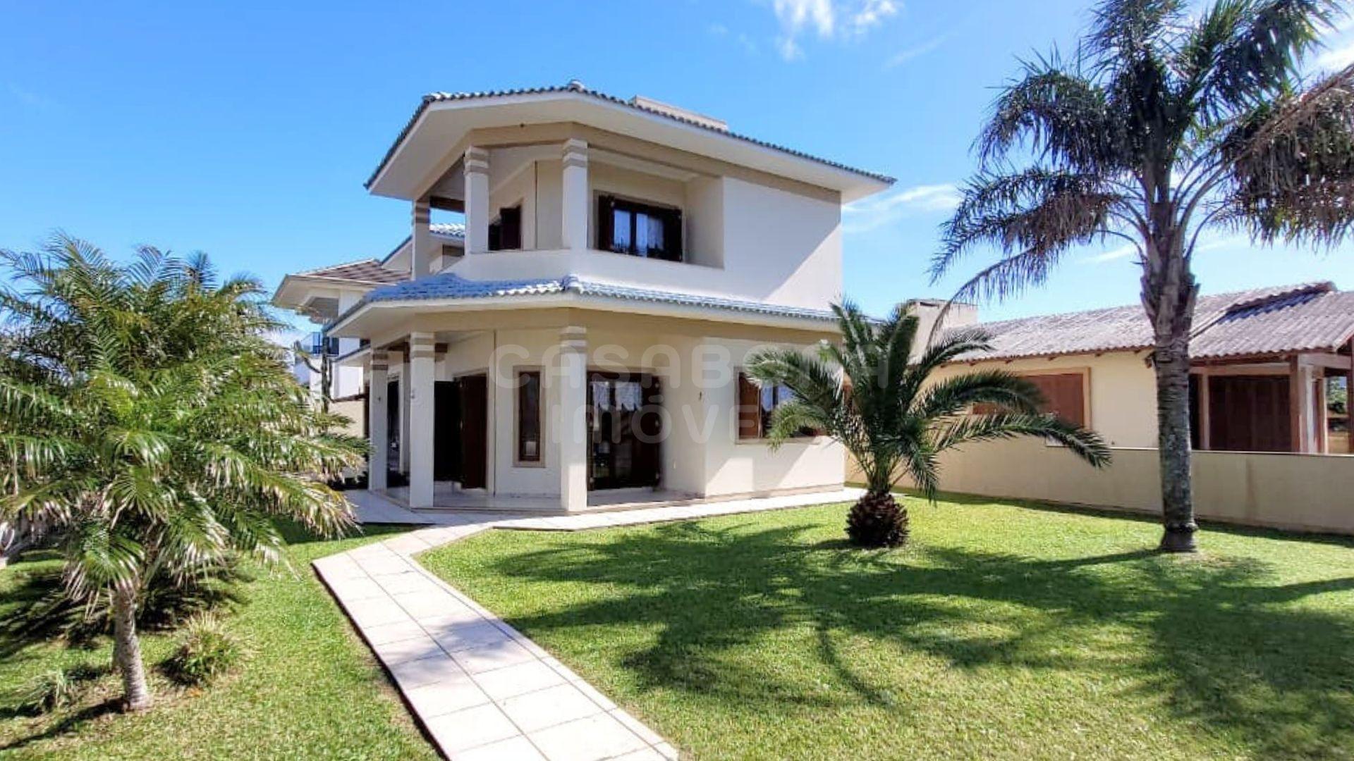 Casa de Alto Padrão a 100m do Mar em Arroio do Sal – Bairro Camboim