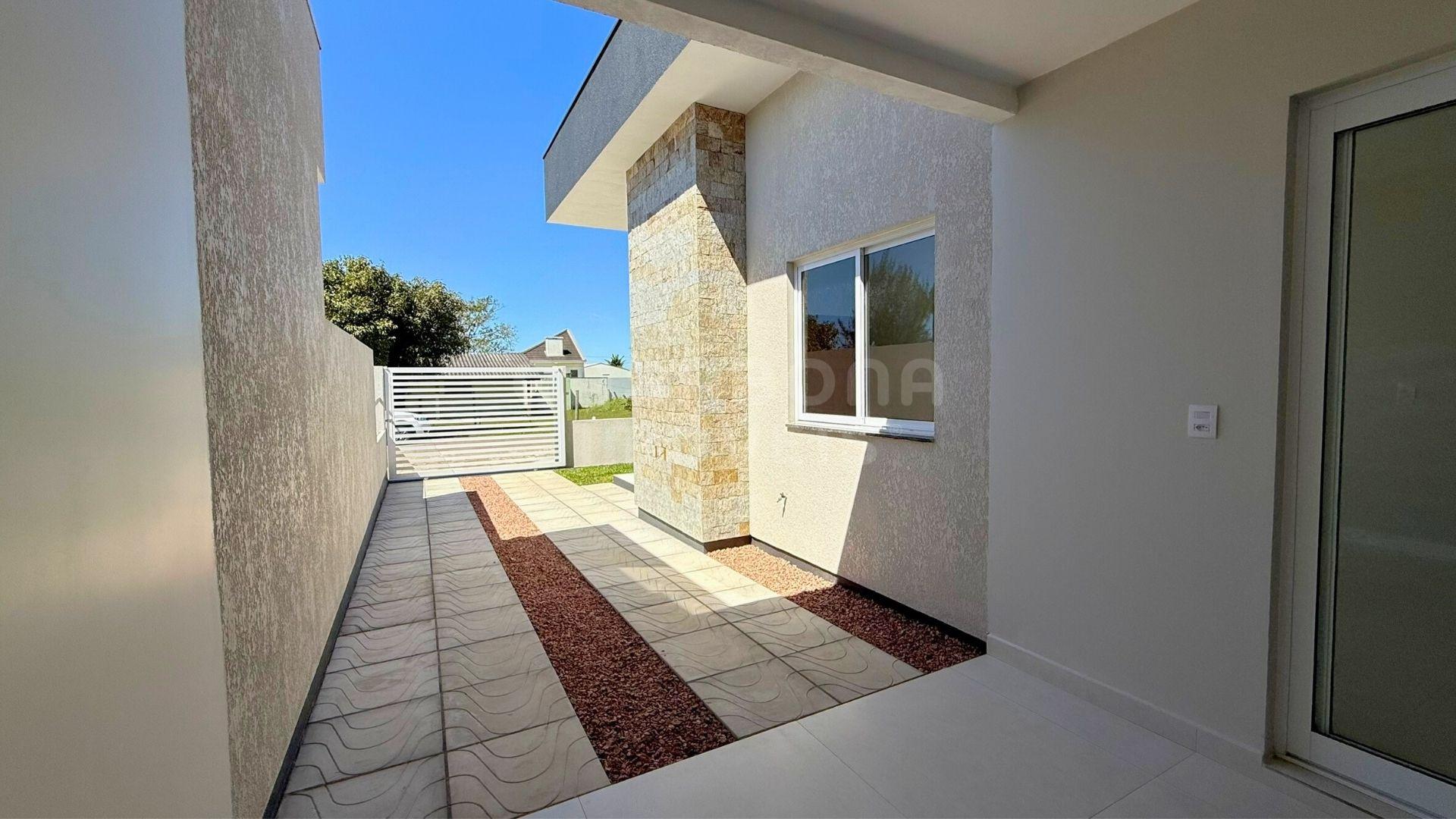 Casa nova e moderna a poucos metros da praia no Camboim – Arroio do Sal