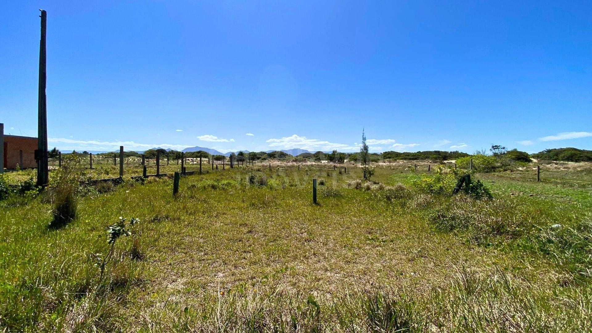 Terreno de Esquina com Escritura - Oportunidade Única