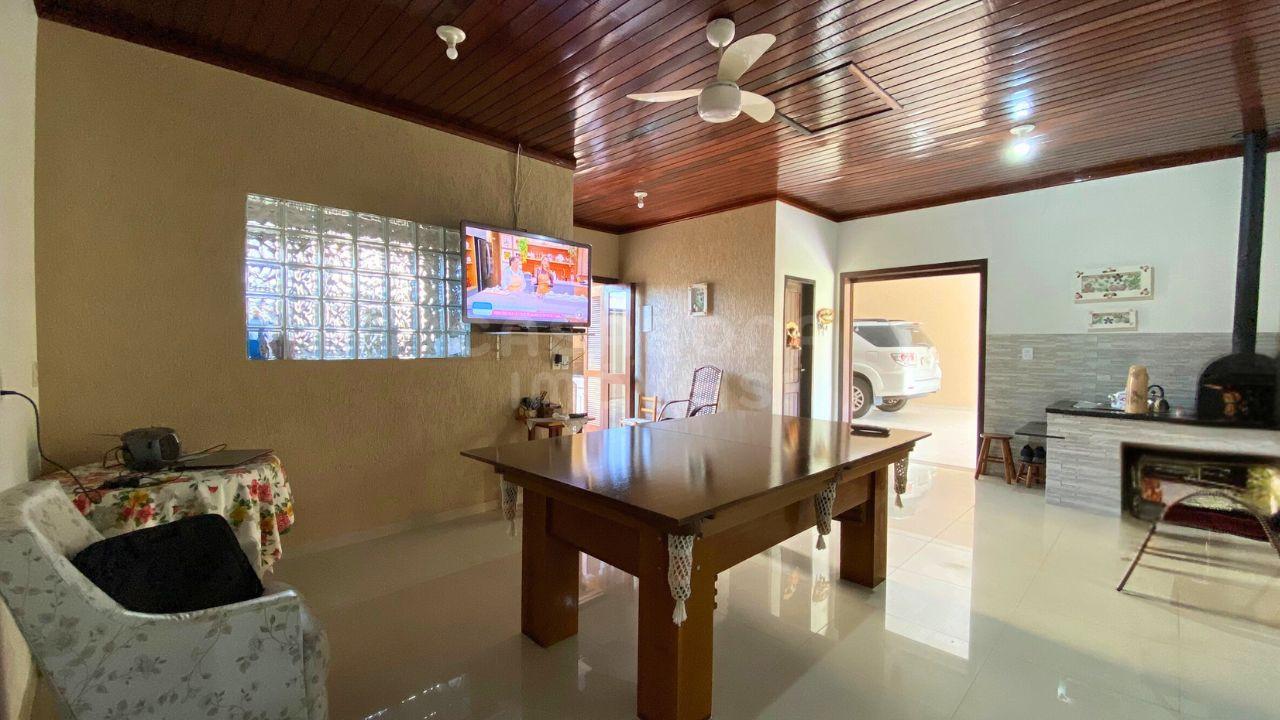 Excelente Casa à Venda em Torres - Bairro Paraíso