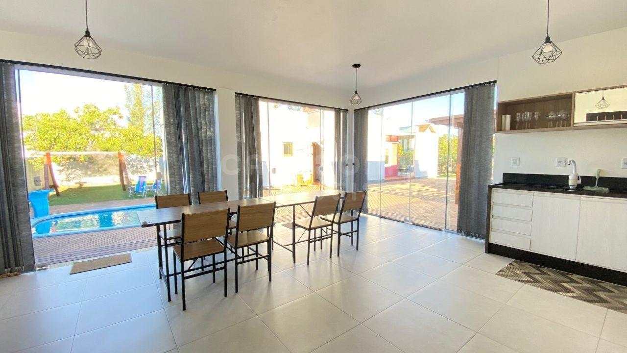 Casa Aconchegante com Piscina a Poucos Passos da Praia