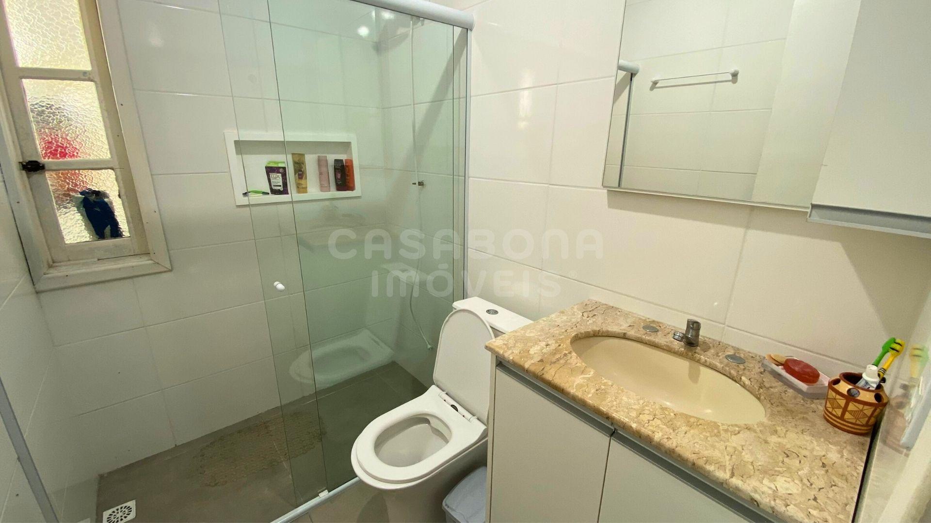 Casa com piscina a 100m do mar no Balneário Figueirinha