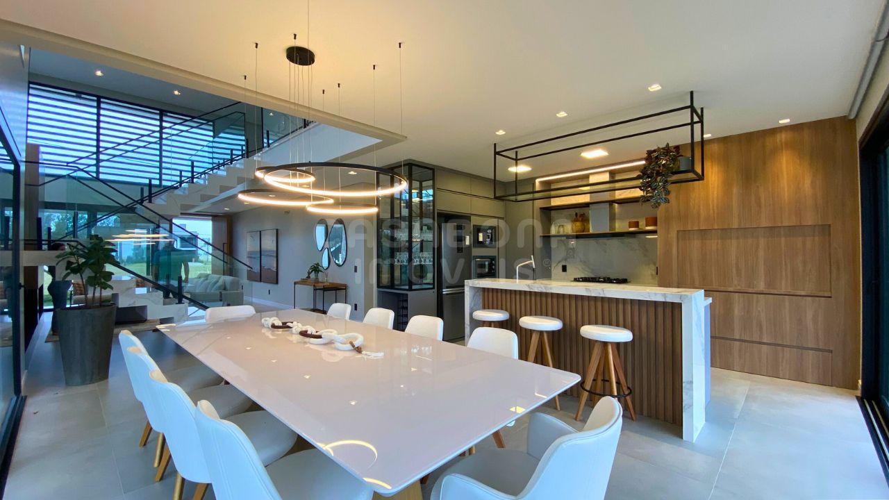 Casa Alto Padrão no Condomínio Arenas Curumim – Capão da Canoa