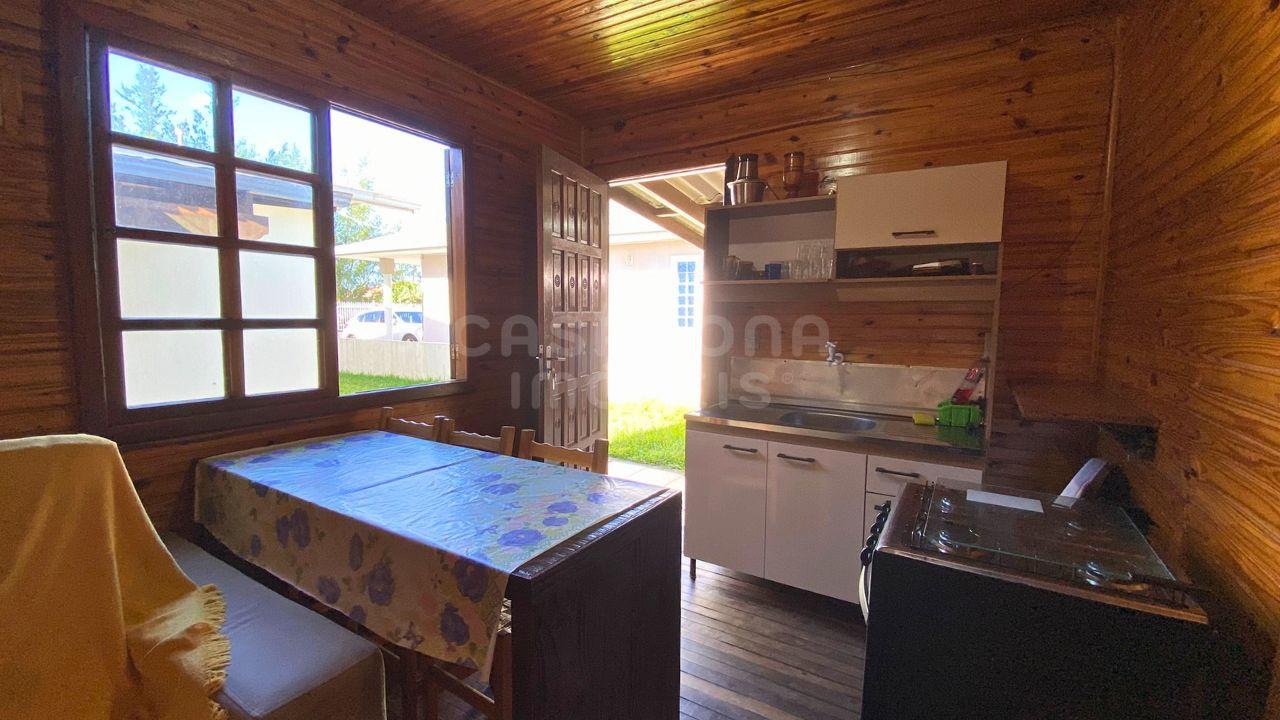 Casa Aconchegante em Meio Terreno Compartilhado na Marambaia