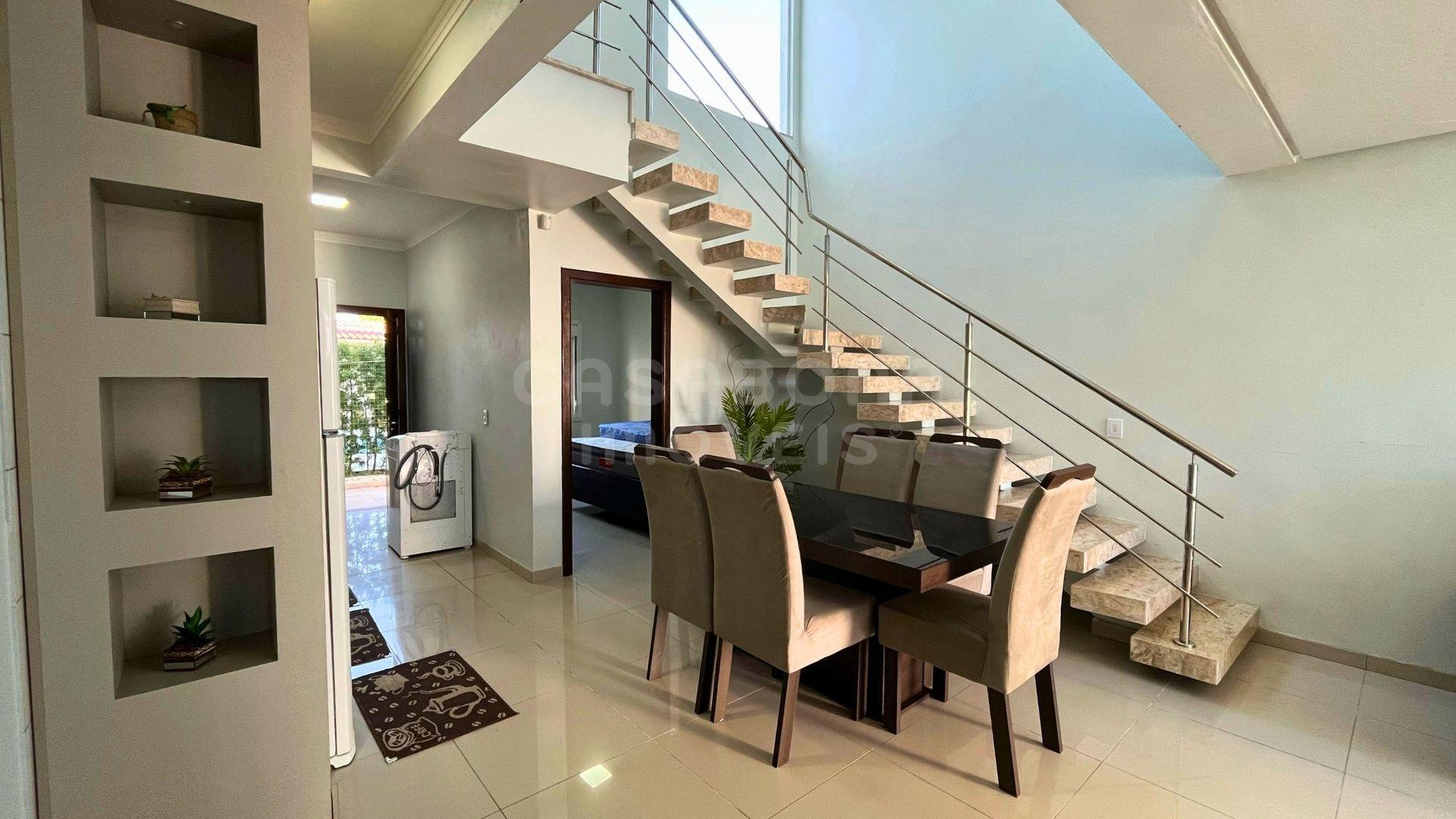 Casa com Piscina e Excelente Localização no Bairro Raiante