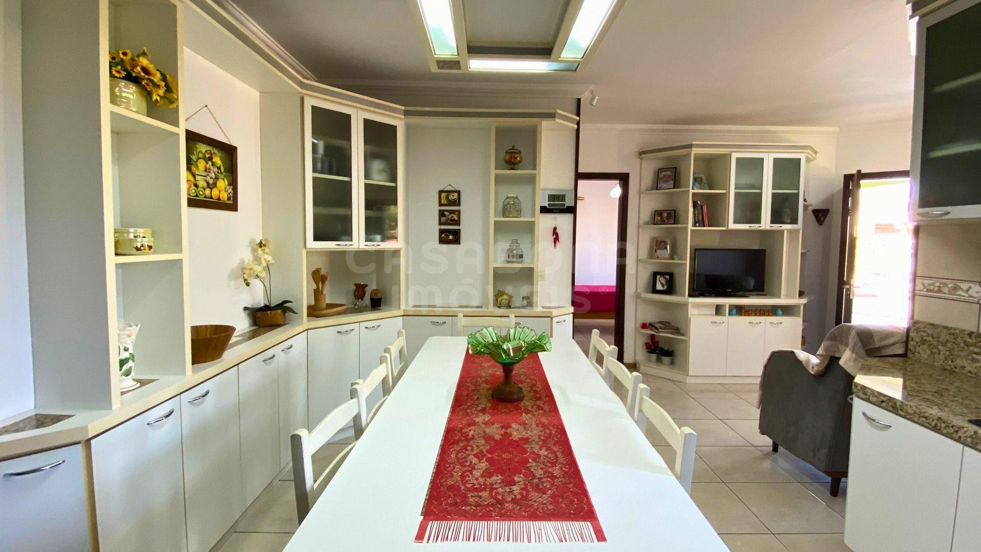 Conforto, amplitude e excelente posição solar nas Areias Brancas