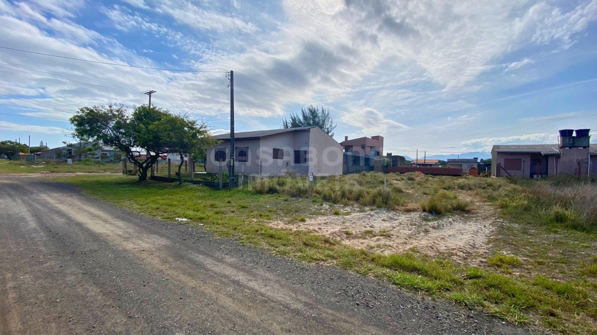 Terreno amplo a apenas 400m do mar em Arroio do Sal!