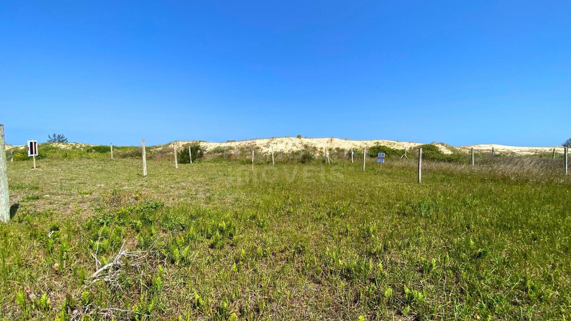 Terreno de Esquina 10 x 28,30 no Balneário Figueirinha – Posição Solar Leste e Excelente Potencial de Construção